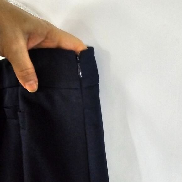 Talbots Stretch Ponte Knit Skirt Sz 22WP Navy Side Zip Knee Length Office - Picture 3 of 8